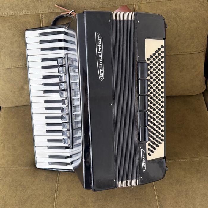 Аккордеон Weltmeister Stella