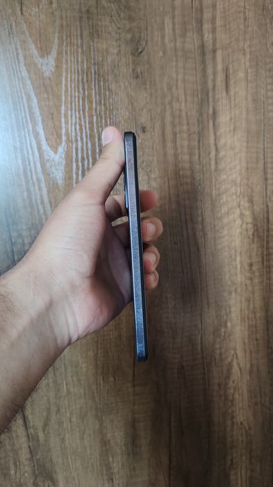 Vivo v27e 8/256 zor holatda