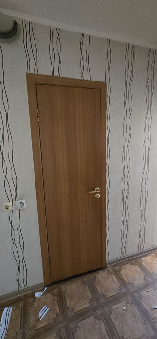 Дверь отдам бесплатно самовывоз