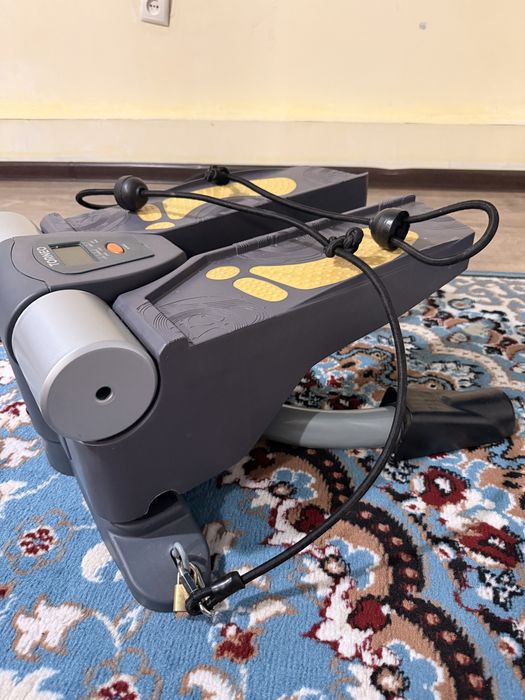 Продаётся степпер (тренажёр для ходьбы).