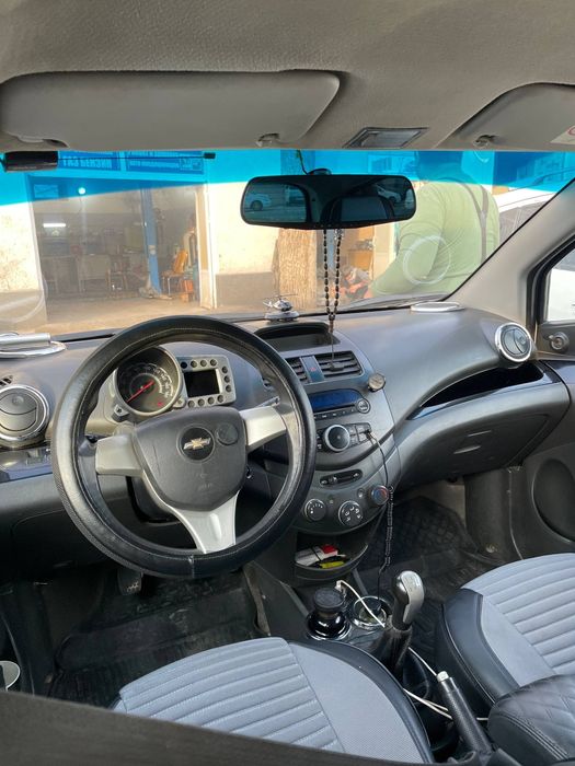 Автомабил Спарк 2014