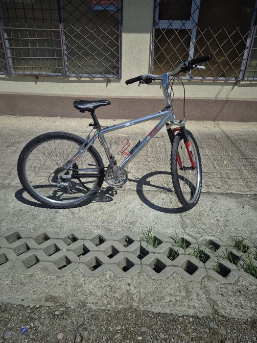 Vând bicicleta in stare buna