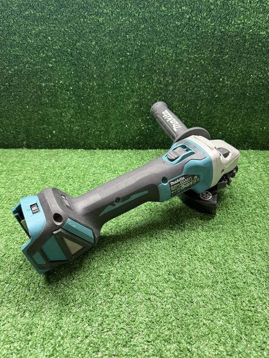 Безчетков ъглошлайф с регулаж на оборотите Makita DGA511