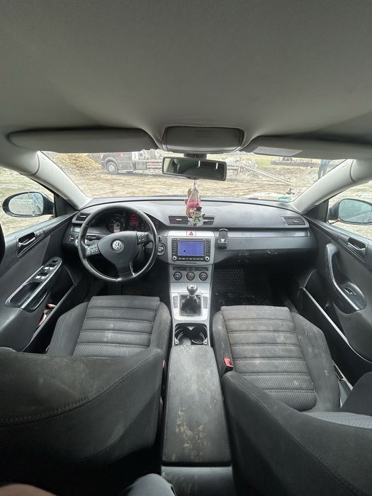 Dezmembrez Volkswagen Passat b6 2.0 TDI cod motor BMP