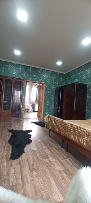 Старинный шкаф дубовый