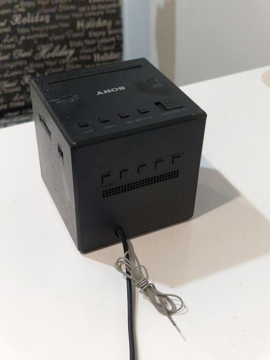 Radio cu ceas digital Sony