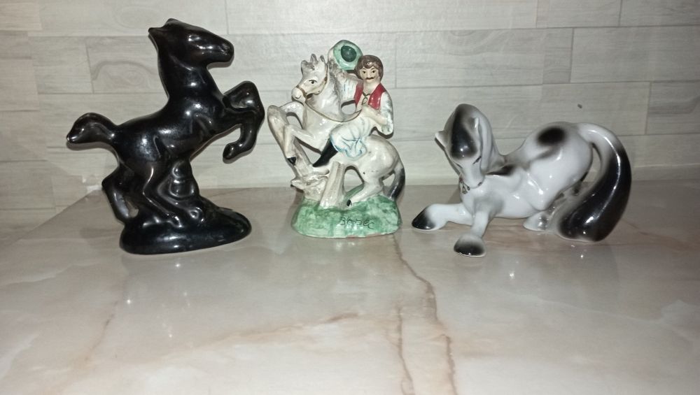 cal bibelou din ceramica