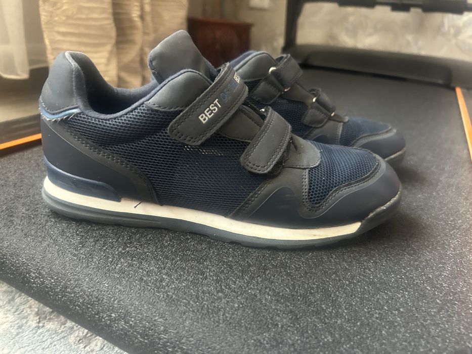 Кроссовки подростковые