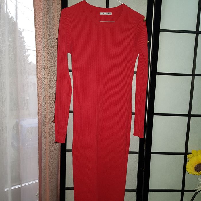 Compleuri 50lei fusta si bluza rochie