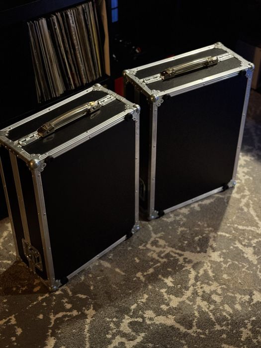 2 x Pioneer Cdj 2000 + 2 x Case