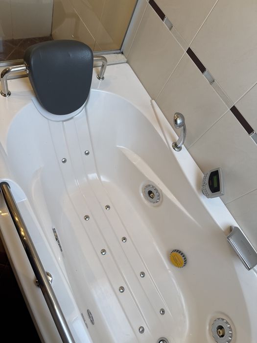 Прадавам вана с джакузи намира се в  Софея Младост 1 цена 50€