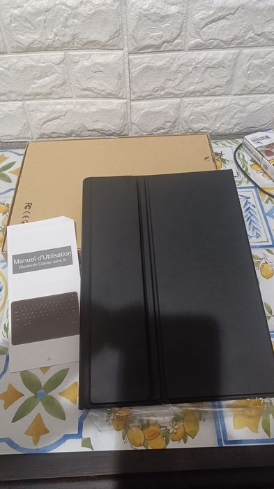 Husa cuTastatură pentru Samsung Galaxy Tab S10 Plus 2024, S9/S9FE Plus