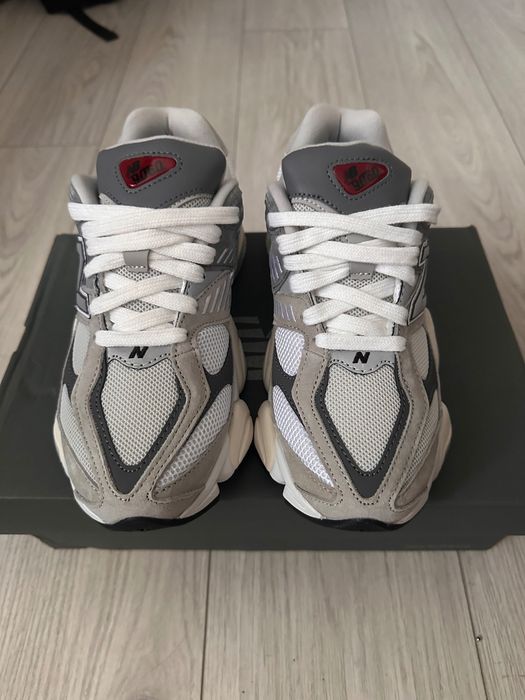 Продавам New Balance 9060