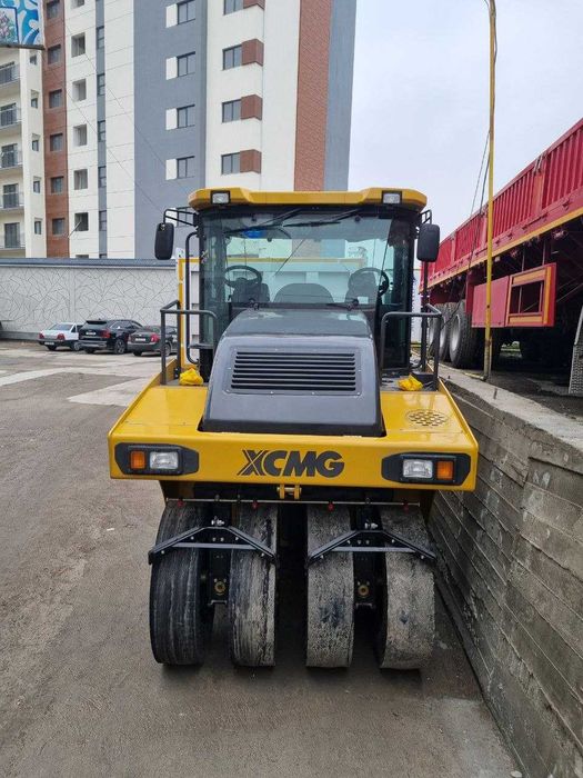 Пневмоколёсный КАТОК XCMG - 16 тн.
