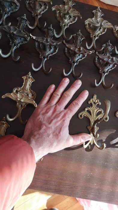 Продавам месингови закачалки