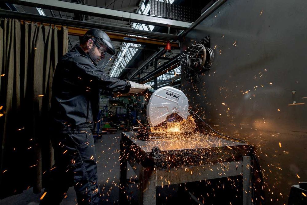 Монтажная пила Metabo CS 22-355