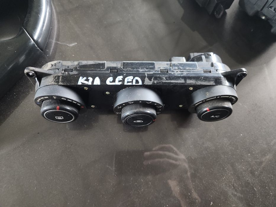 Управление за климатик за Kia Ceed