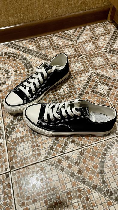 Продам женские кеды