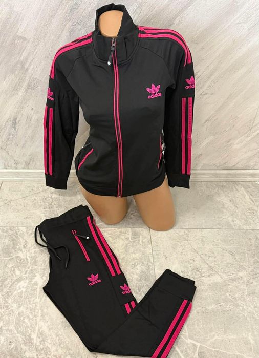 Дамски анцуг Adidas