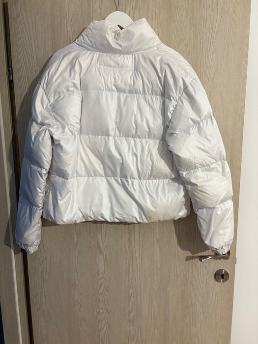 Бяло зимно яке Moncler