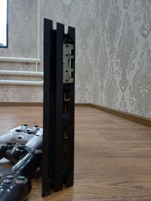 Ps4 pro sotiladi
