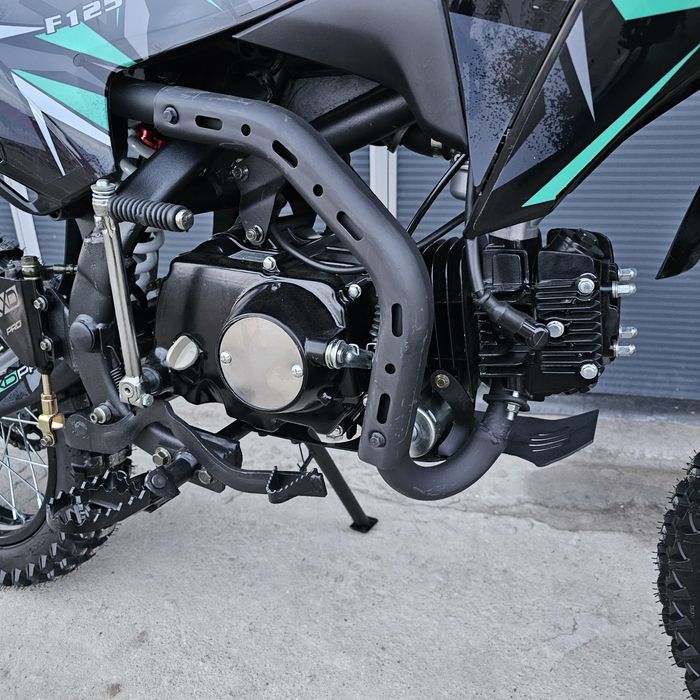 Cross motocicleta KXD Hurricane cu LCD Bord digital 125cc PRO