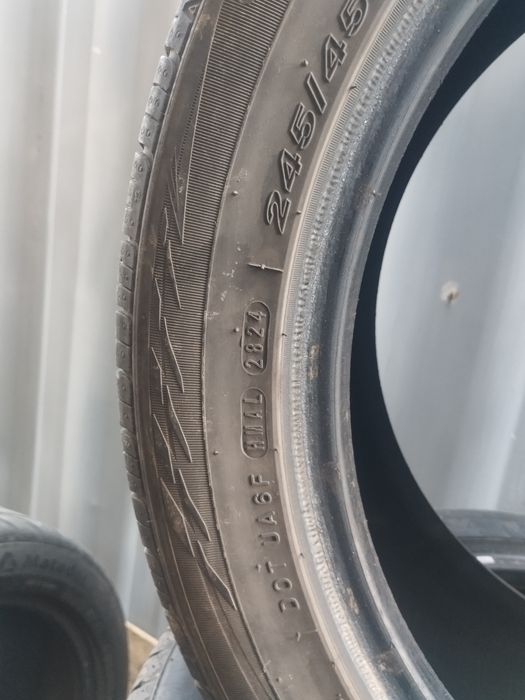 245/45 R18 летние шины резины доездить