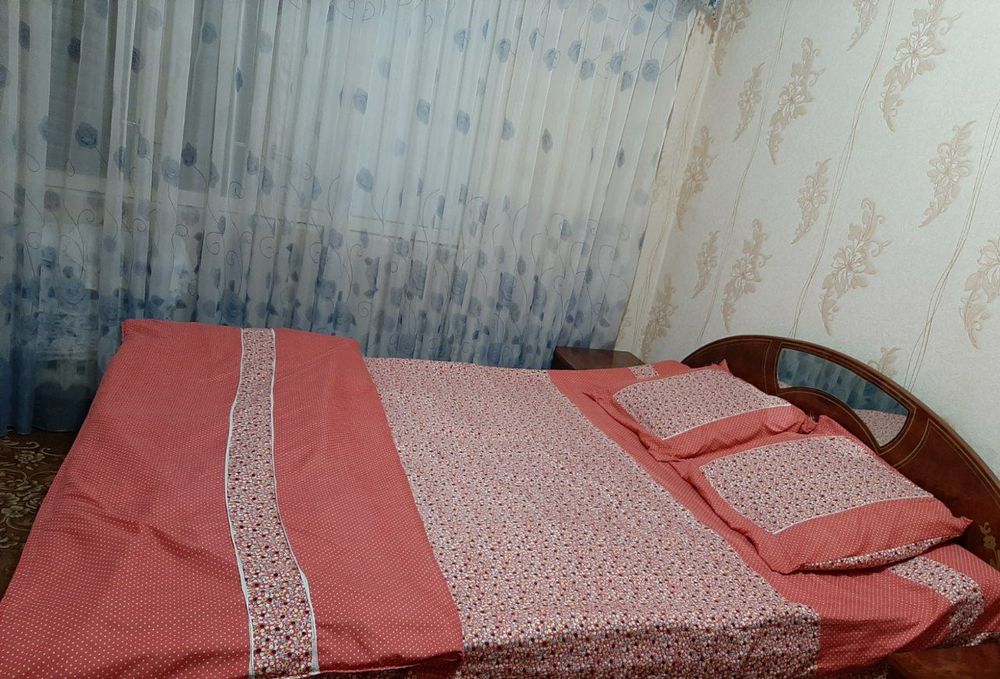 Spalni divan tumbasi bilan