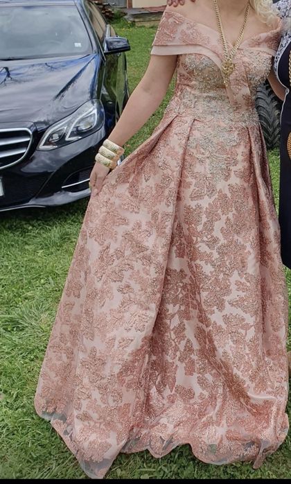 Официалана рокля неразличима от нова‼️