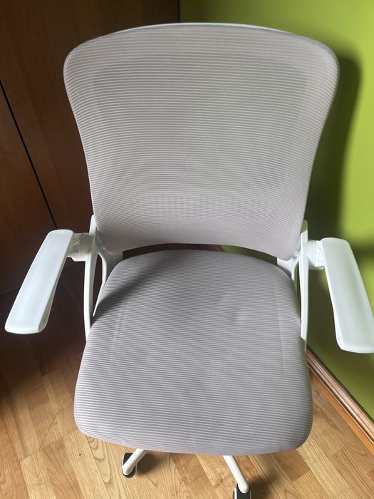 Продам компьютерный стол и стул