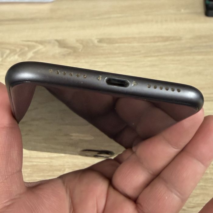 Айфон 11    64GB