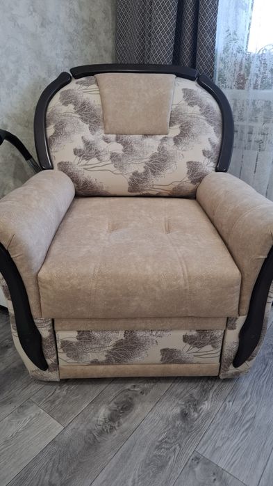 Продам диван в хорошем состоянии