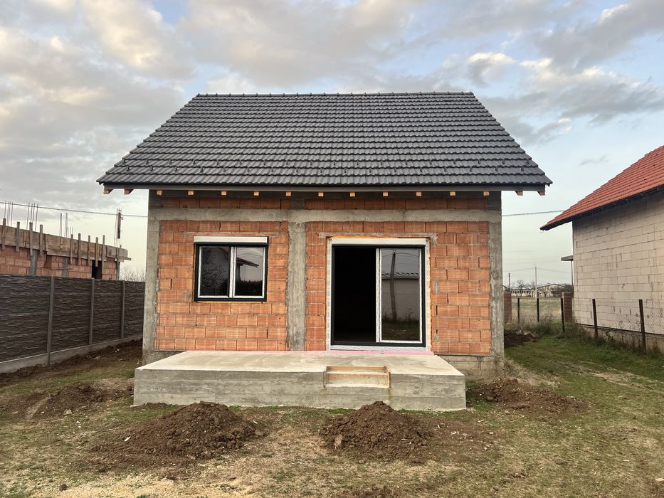 Vand casa individuala P+M in Cornesti