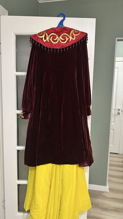 Национальный казахский костюм