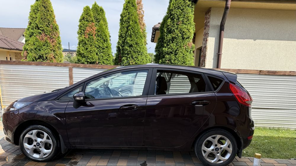 FORD Fiesta 2010 — imagine 2