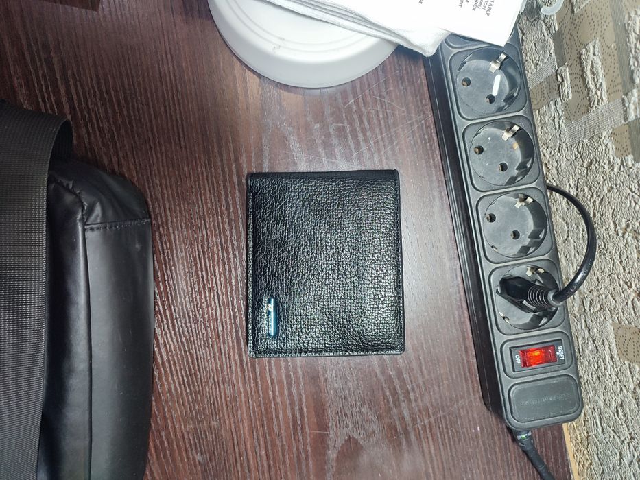 Срочно кошелек бумажник  dunbollu