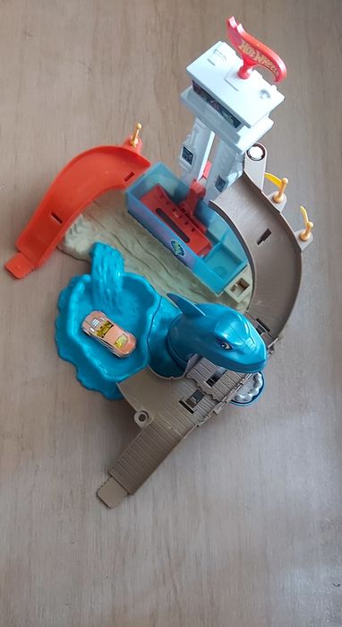 Писта Hot Wheels Shark Attack