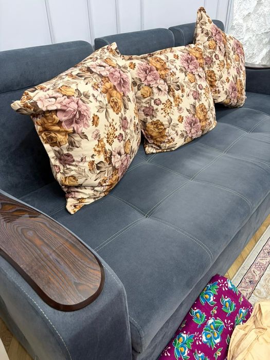 Продам диван 3 х местный