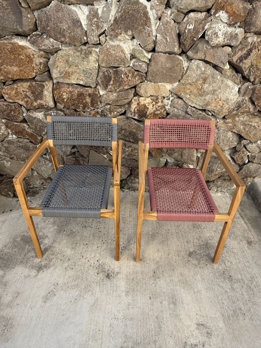 Стол от тиково дърво