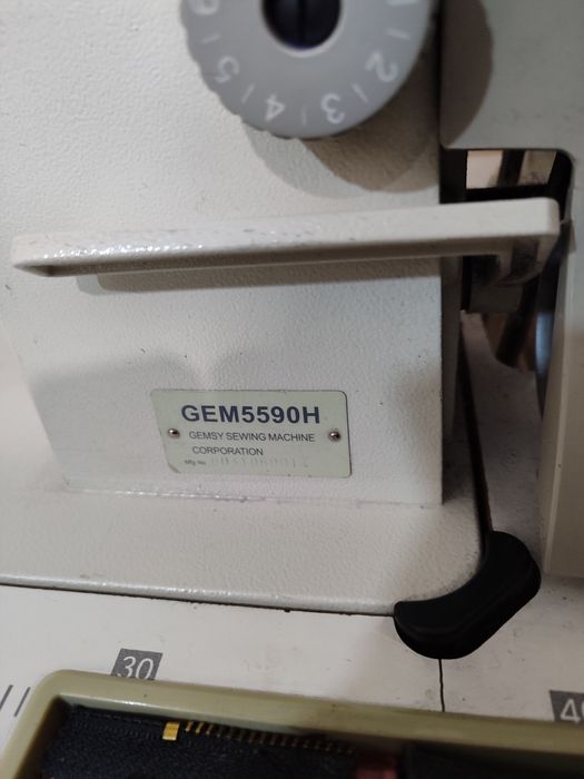 Продаю швейная машинка