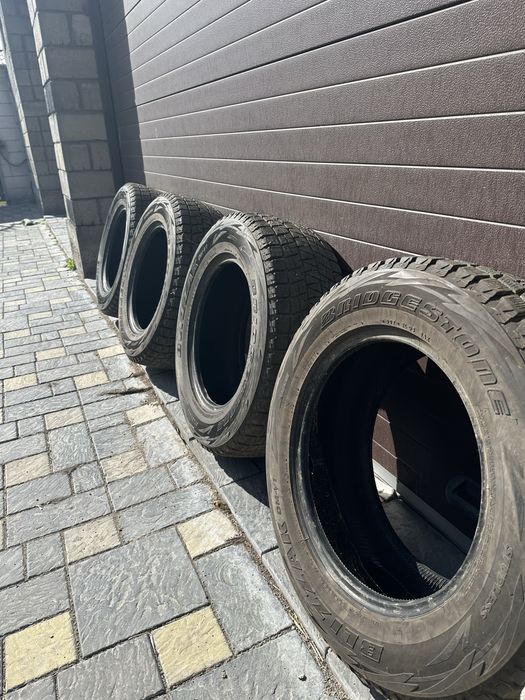 Зимние шины Bridgestone Blizzak 275/60 R18