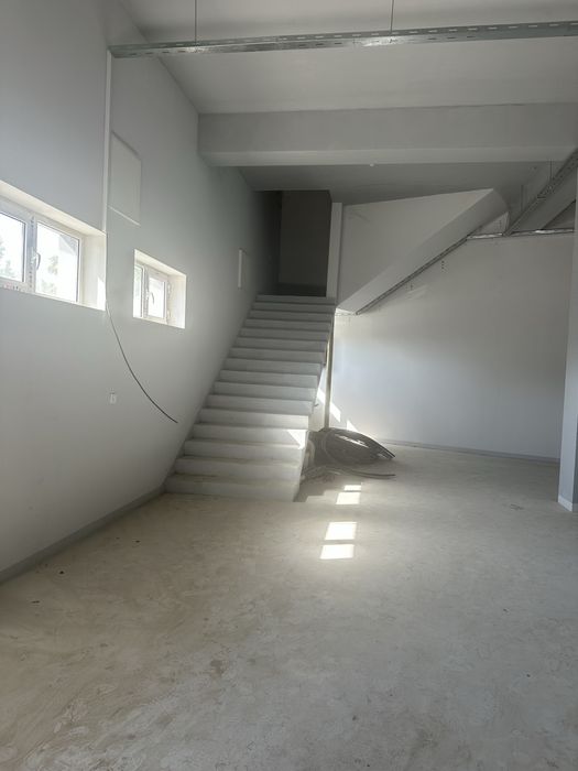 Сдам помещения под склад или производства есть 270 кв.м