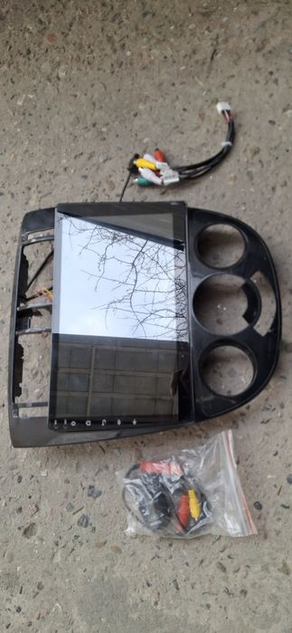 Продам Тейес монитор CC2 L 2/32 gb с рамкой жентра