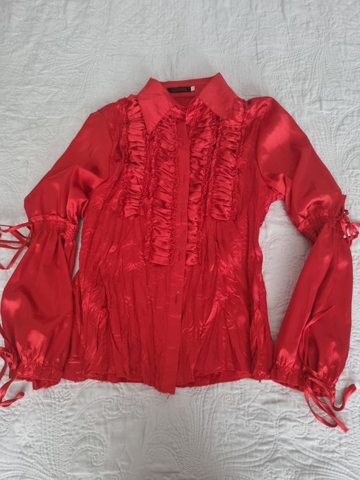 Риза с дълъг ръкав.