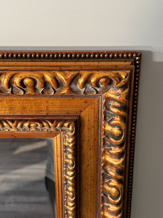 Зеркало в антикварной  раме