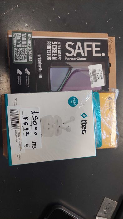 Realme note 60 НОВ + слушалки