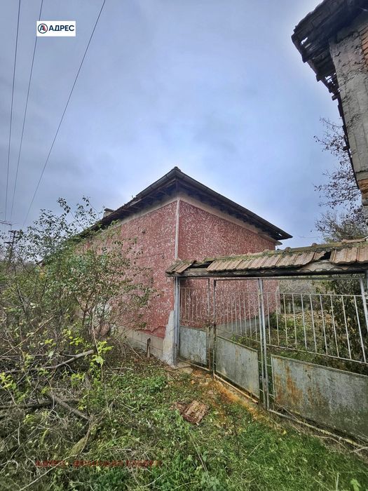 Къща в Плевен, област-с.Тученица площ 74 цена 21500