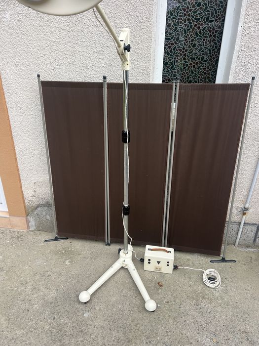 Продавам лампа операционна