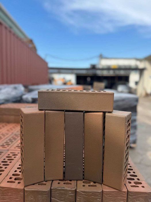 Кирпич облицовочный.