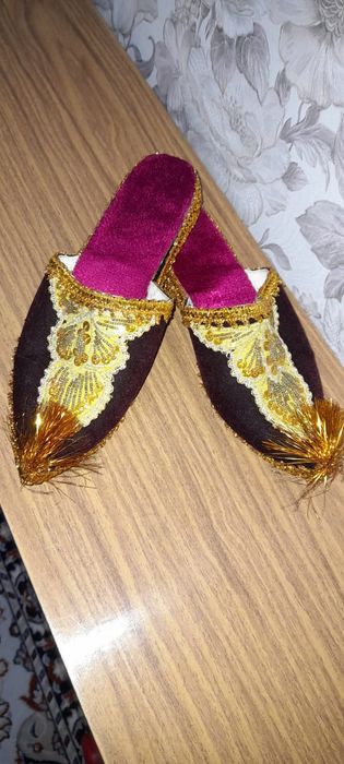 Продам женские сабо и тапочки